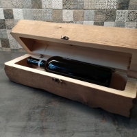 Dřevěná krabice na víno
